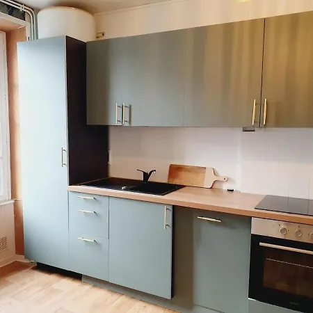 - Apartman *