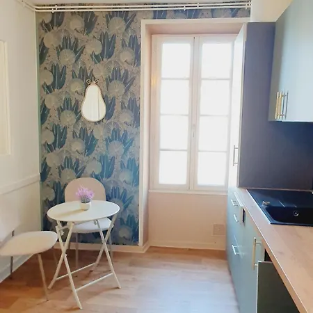 - Apartman *