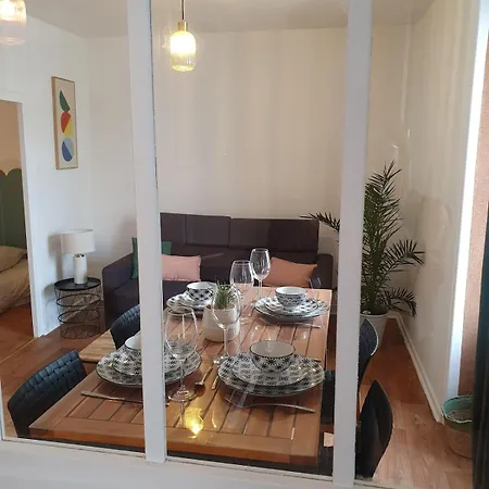 - Apartmán *