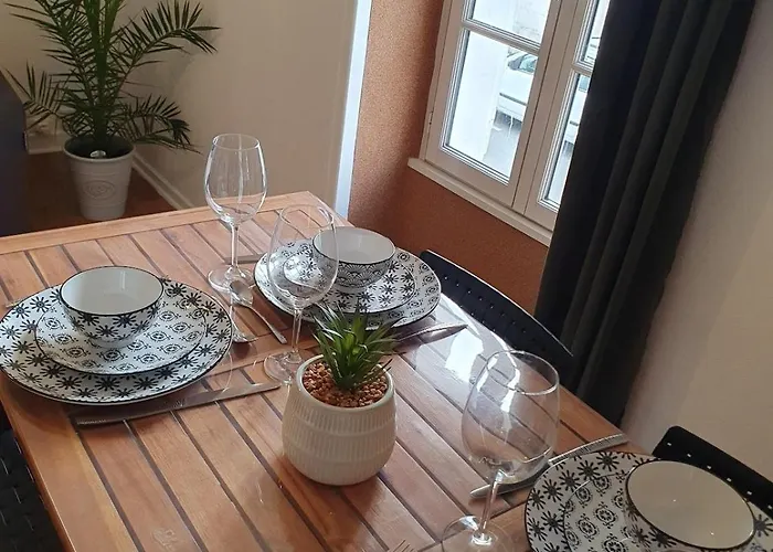 - * La Rochelle (Charente-Maritime)